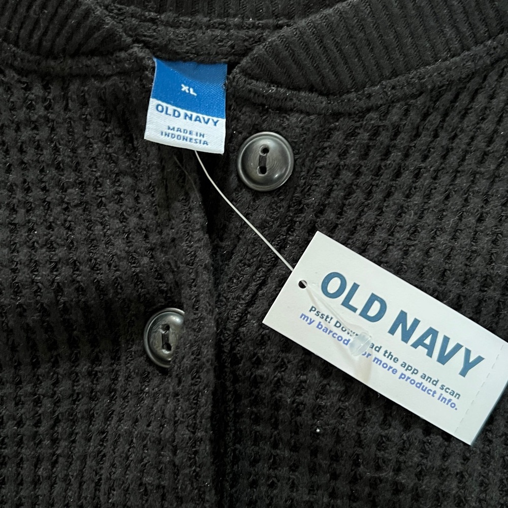Women’s XL Black Old Navy Plush Waffle-Knit Henley NWT! - Picture 2 of 2